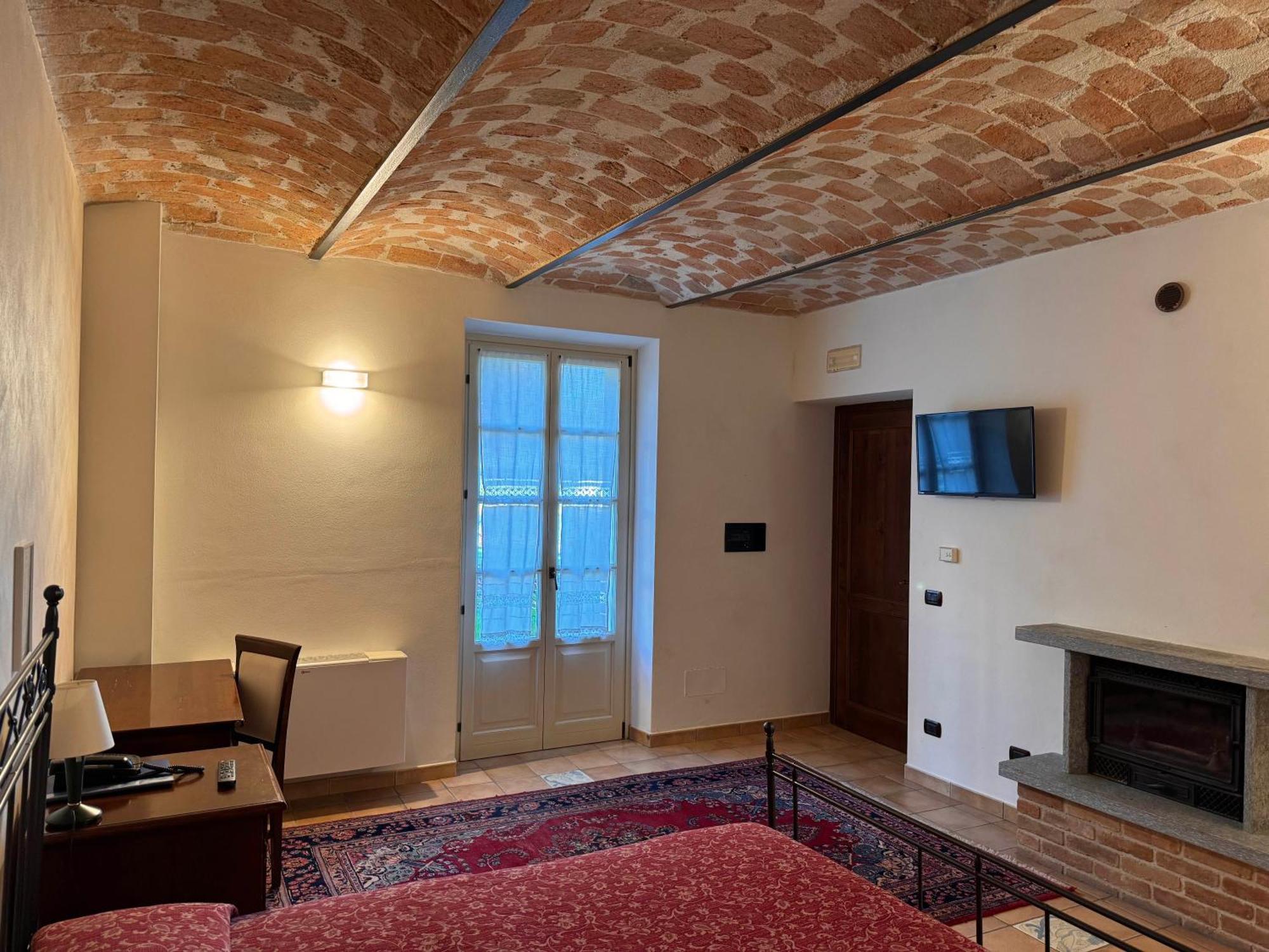 Agriturismo Podere La Piazza Costigliole d'Asti Eksteriør bilde