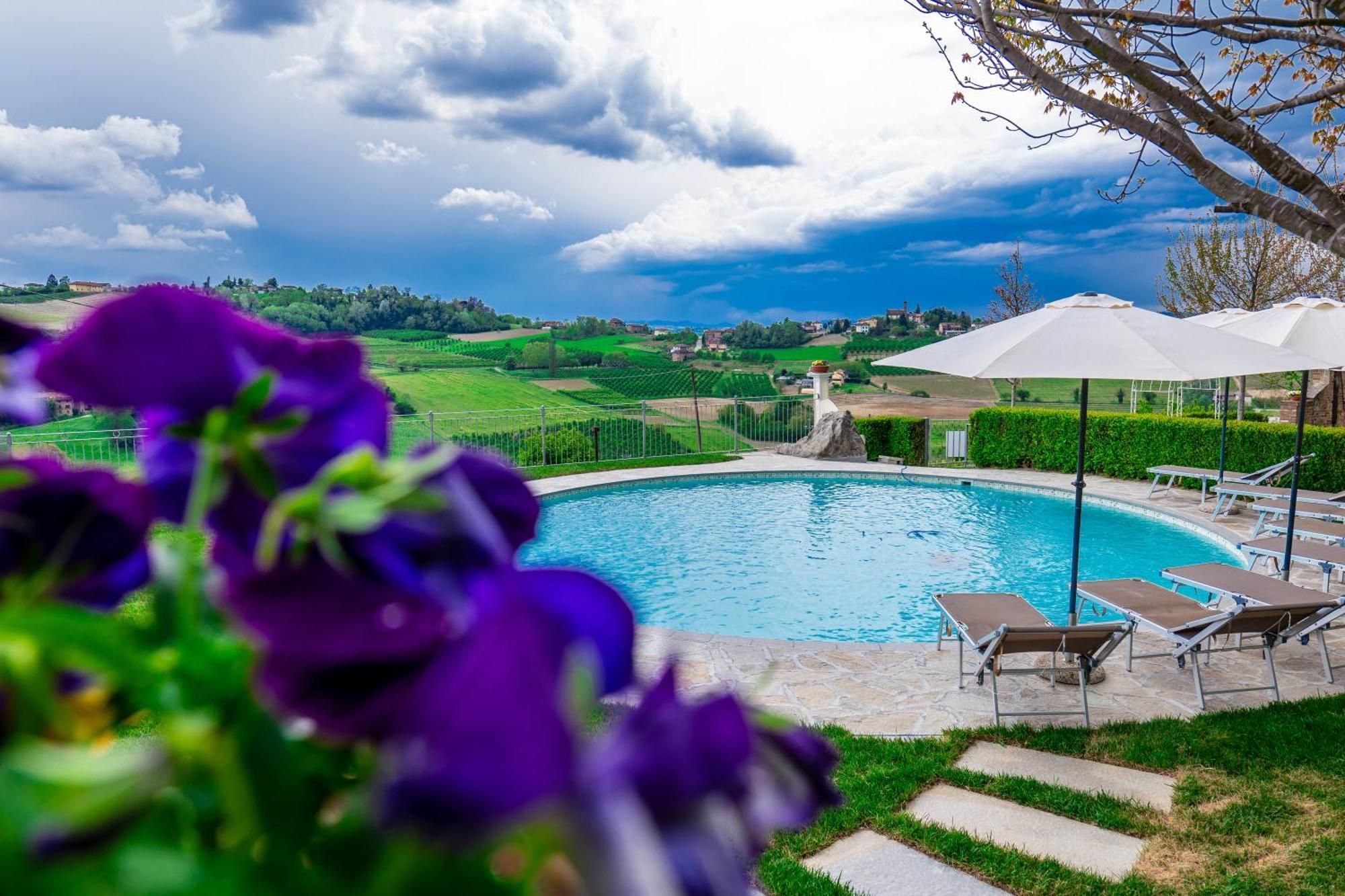 Agriturismo Podere La Piazza Costigliole d'Asti Eksteriør bilde
